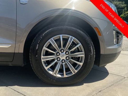 Used 2018 Cadillac XT5 Luxury w/ Driver Awareness Package image 9