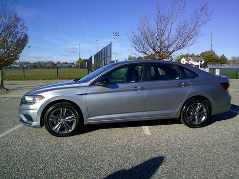 Used 2019 Volkswagen Jetta R-Line image 17