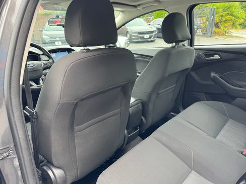 Used 2017 Ford Focus SEL w/ Cold Weather Package FWD image 15