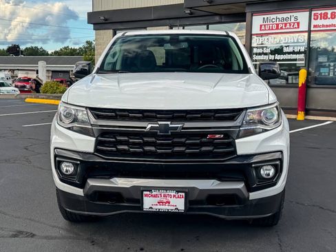 Used 2022 Chevrolet Colorado Z71 AWD/4WD image 9