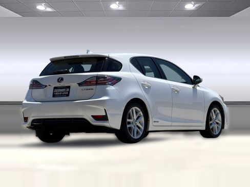 Used 2016 Lexus CT 200h w/ Navigation Package FWD image 8