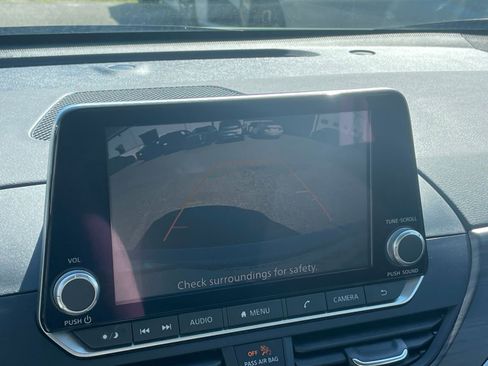 Used 2025 Nissan Altima 2.5 SV image 18