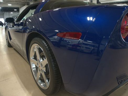 Used 2007 Chevrolet Corvette Coupe w/ Preferred Equipment Group RWD image 19