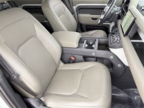 Used 2023 Land Rover Defender 110 S image 19