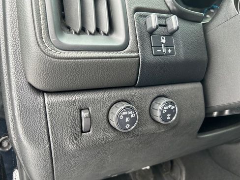 Used 2022 GMC Canyon Denali image 15