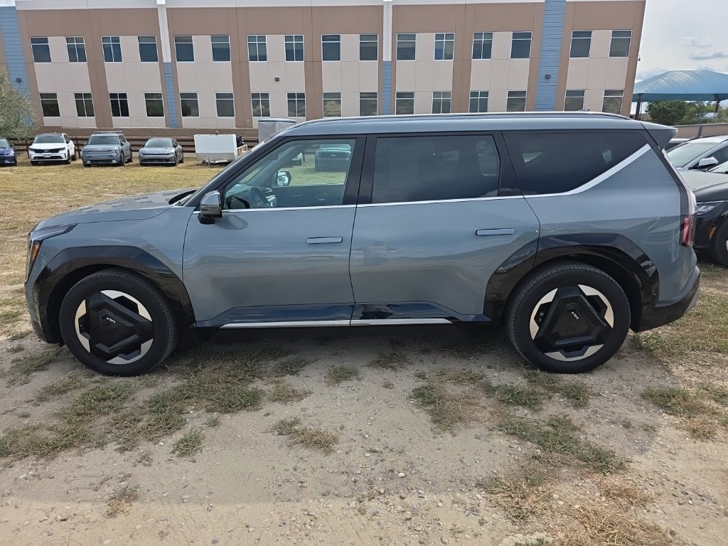 Certified 2024 Kia EV9 Land AWD/4WD image 2