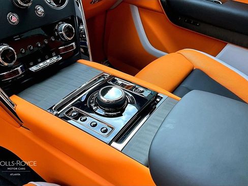 Used 2026 Rolls-Royce Cullinan image 16