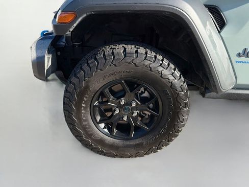 Used 2024 Jeep Wrangler Unlimited AWD/4WD image 10