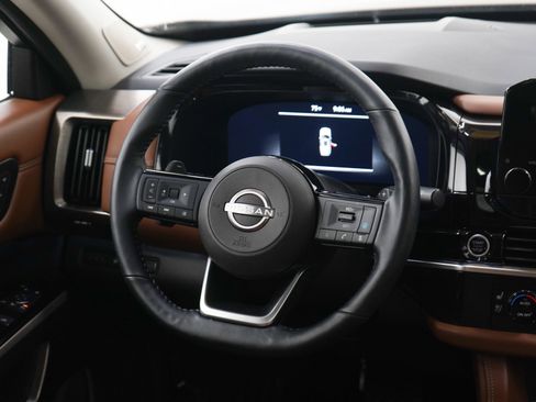 Used 2023 Nissan Pathfinder Platinum w/ Lighting Package (N93) AWD/4WD image 15