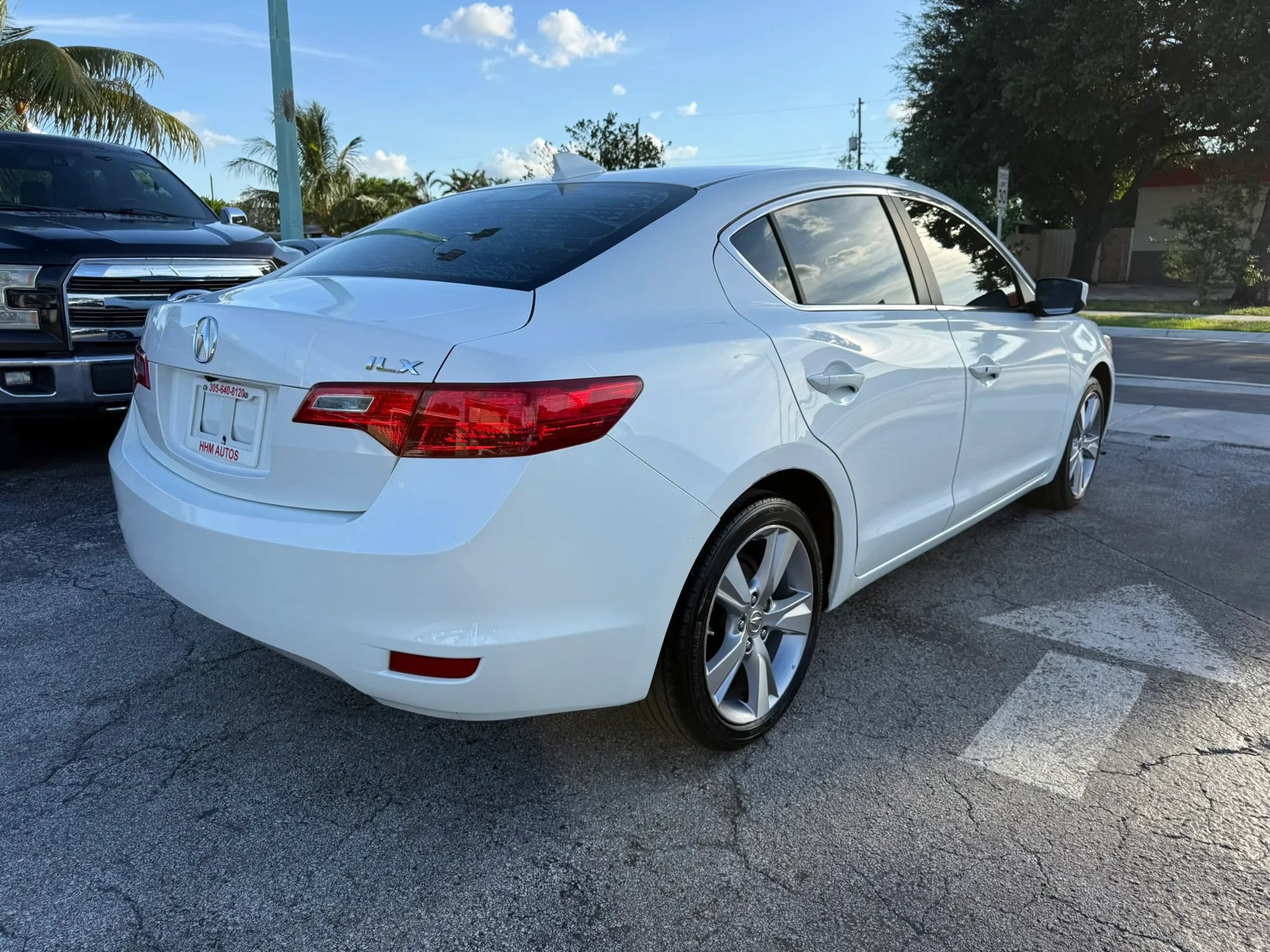 Used 2013 Acura ILX w/ Technology Package FWD image 5