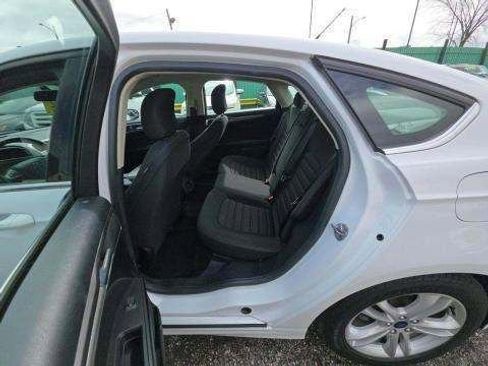 Used 2018 Ford Fusion SE w/ Fusion SE Technology Package image 12