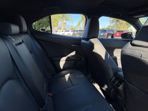 Used 2024 Lexus UX 250h image 17