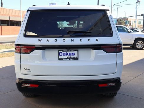 Used 2024 Jeep Wagoneer Series II image 5