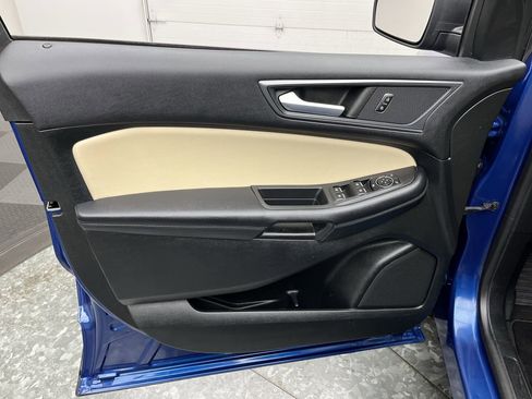 Used 2023 Ford Edge SE image 6