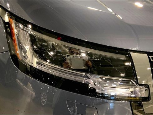 New 2026 Land Rover Range Rover SE image 13