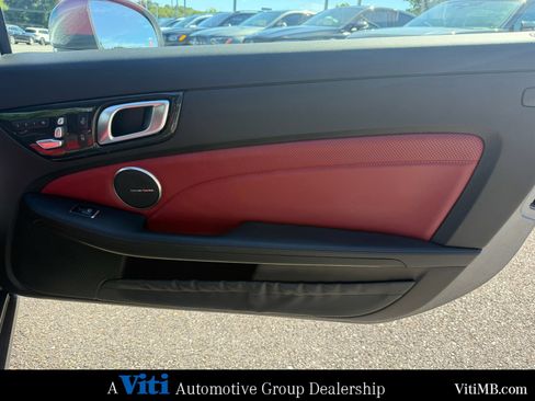 Used 2017 Mercedes-Benz SLC 300 image 26