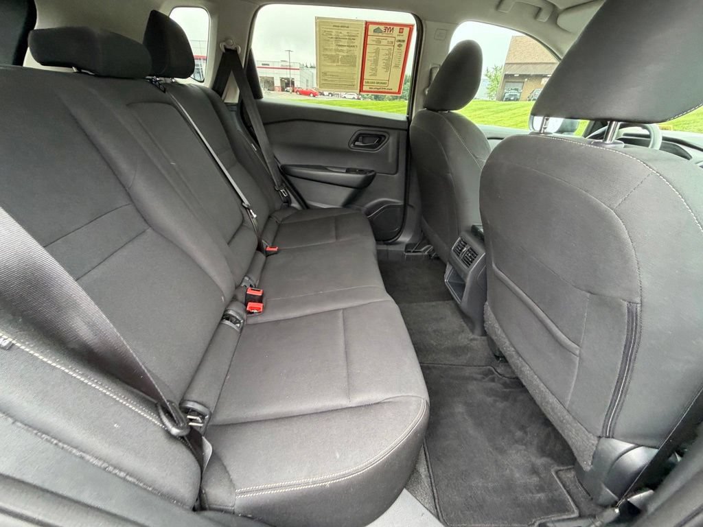 Used 2024 Nissan Rogue S AWD/4WD image 38
