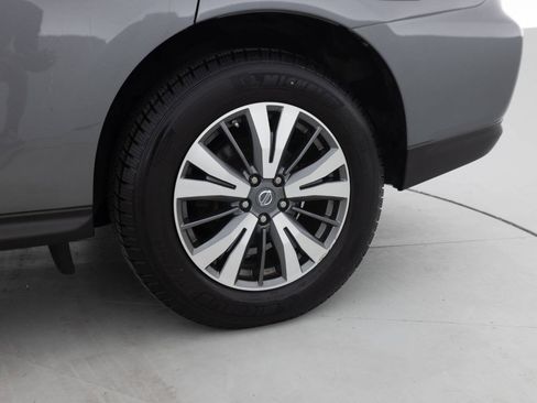 Used 2019 Nissan Pathfinder SL AWD/4WD image 22