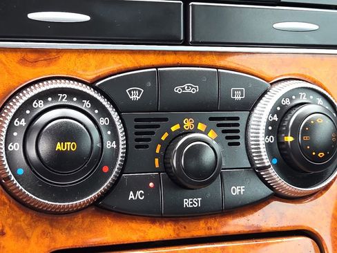 Used 2007 Mercedes-Benz SL 550 image 16