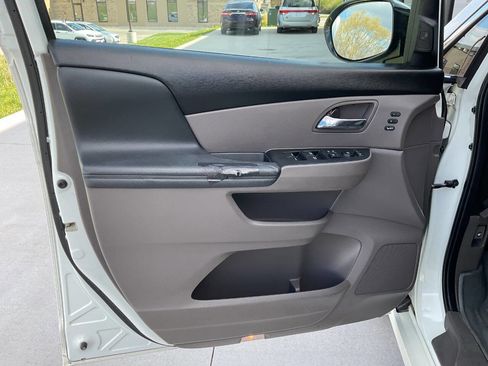 Used 2014 Honda Odyssey Touring Elite image 28
