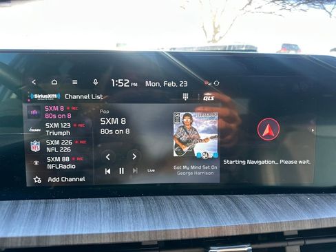 Used 2025 Kia Telluride SX image 18