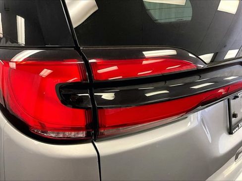 Used 2022 Chrysler Pacifica Limited AWD/4WD image 29