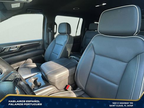 Certified 2025 Chevrolet Suburban Premier RWD image 24