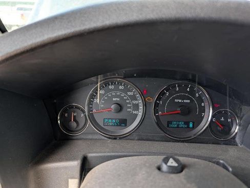 Used 2006 Jeep Commander 4WD image 35