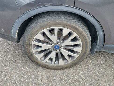 Used 2020 Ford Escape Titanium image 41