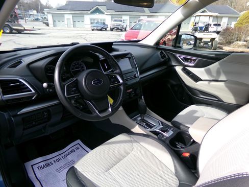Used 2019 Subaru Forester Premium w/ All-Weather Package image 11