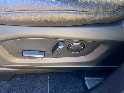 Used 2021 Ford Explorer XLT w/ Equipment Group 202A image 16