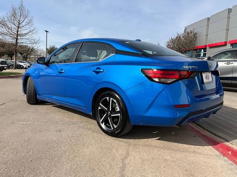 Used 2025 Nissan Sentra SV image 8