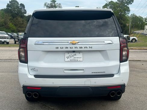 Used 2023 Chevrolet Suburban Premier RWD image 3