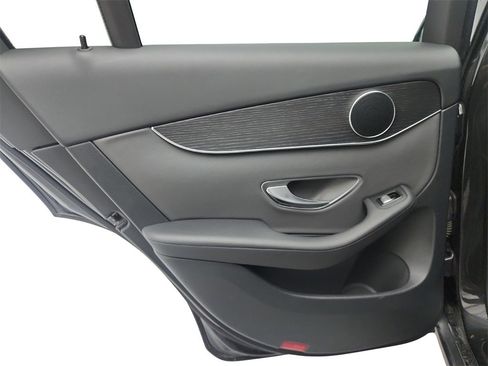 Used 2021 Mercedes-Benz GLC 300 4MATIC image 22