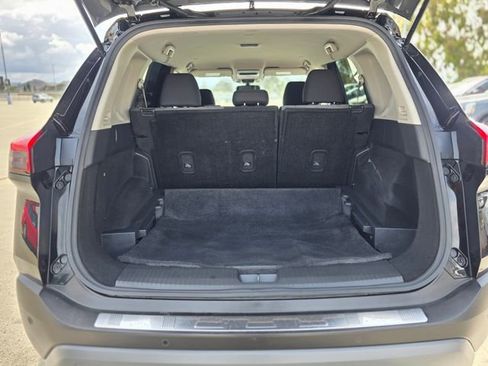 Used 2023 Nissan Rogue SV FWD image 12