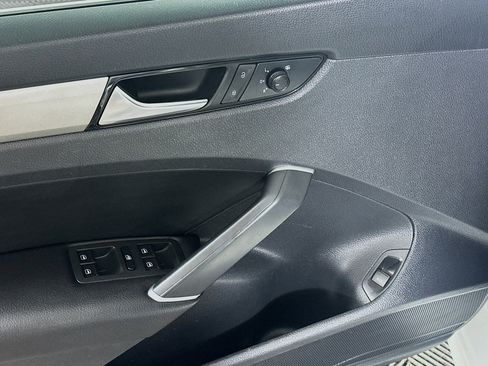 Used 2021 Volkswagen Passat 2.0T SE image 15