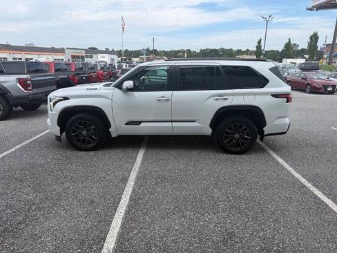Used 2024 Toyota Sequoia Platinum AWD/4WD image 5