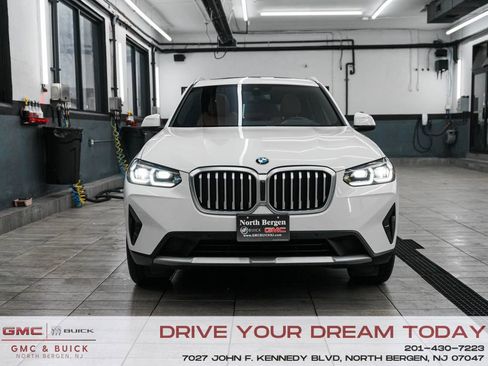 Used 2023 BMW X3 xDrive30i w/ Premium Package image 2