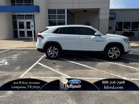 Used 2022 Volkswagen Atlas Cross Sport SEL image 1