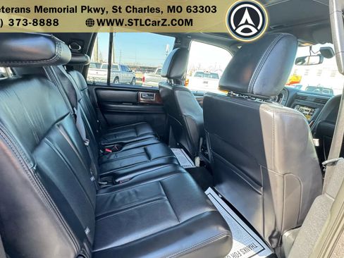 Used 2017 Lincoln Navigator L Select image 17
