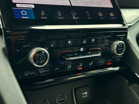Used 2022 Jeep Grand Cherokee L Overland w/ Luxury Tech Group IV AWD/4WD image 52