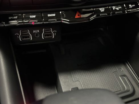Used 2024 Dodge Durango R/T w/ Tow 'N Go Package AWD/4WD image 34