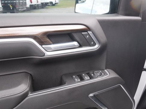 Used 2022 Chevrolet Silverado 1500 LT w/ Z71 Off-Road Package image 14