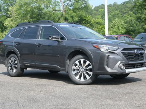 Used 2023 Subaru Outback Limited AWD/4WD image 2