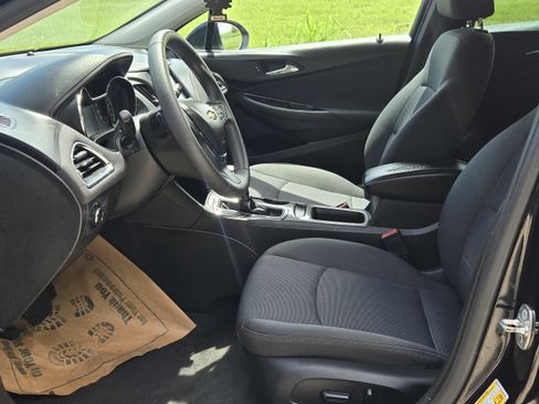 Used 2018 Chevrolet Cruze LT image 14