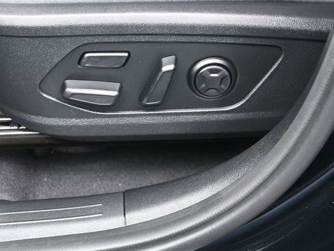 Certified 2025 Kia Sorento SX Prestige w/ Sage Leather Package image 13