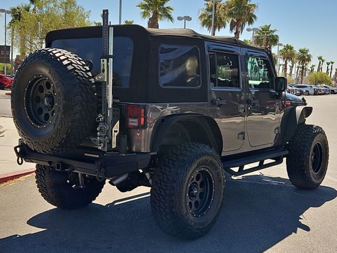 Used 2018 Jeep Wrangler Unlimited Sport S AWD/4WD image 5