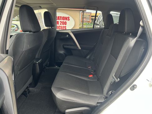 Used 2015 Toyota RAV4 XLE FWD image 29