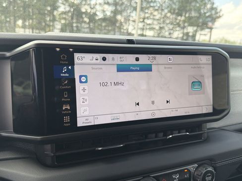 Used 2025 Jeep Wrangler Unlimited Sahara w/ Safety Group image 20