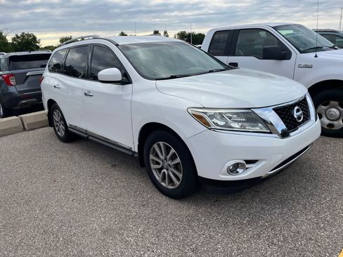 Used 2014 Nissan Pathfinder SL w/ SL Tech Package AWD/4WD image 18